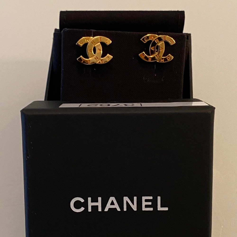 New in Box Chanel Gold Logo Earrings 2020. SoldOut